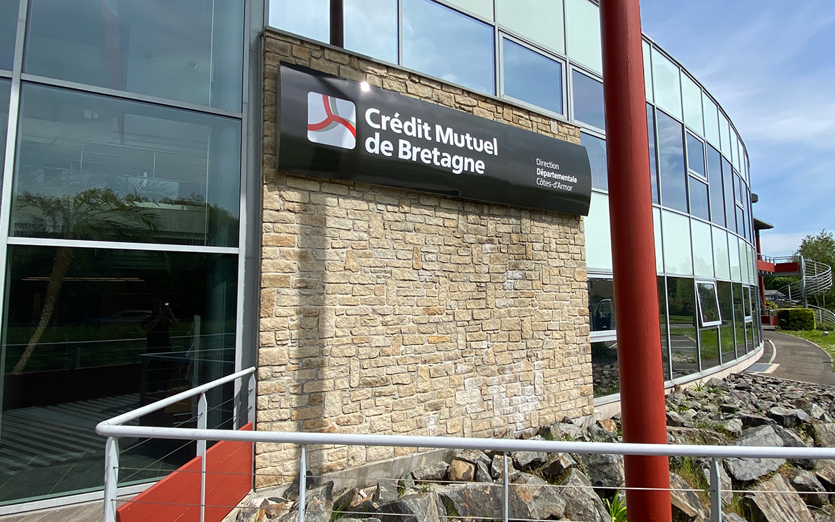credit-mutuel-bretagne_enseigne_02