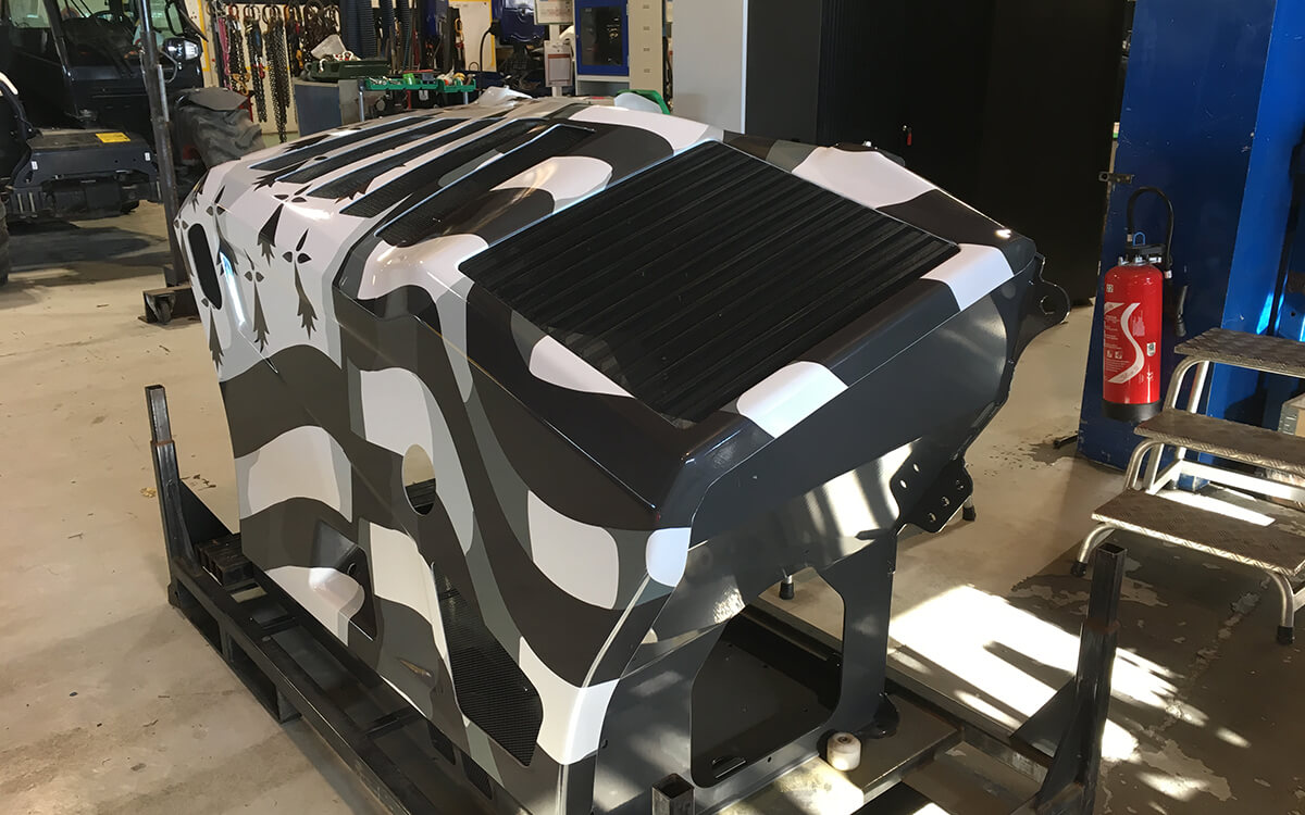 bobcat-covering-vehicule-03-tinified