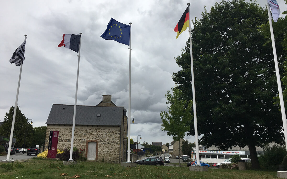 mairie-de-broons_mats_01-tinified