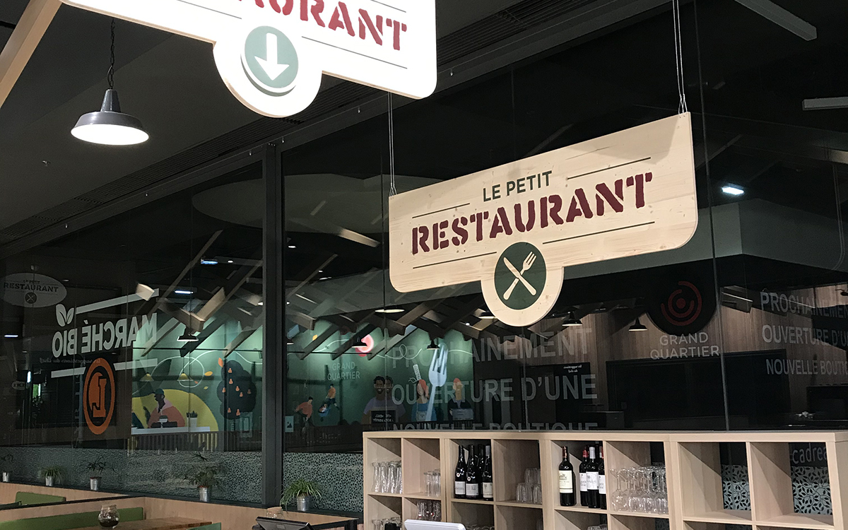 petit-marche-pose-enseigne-03