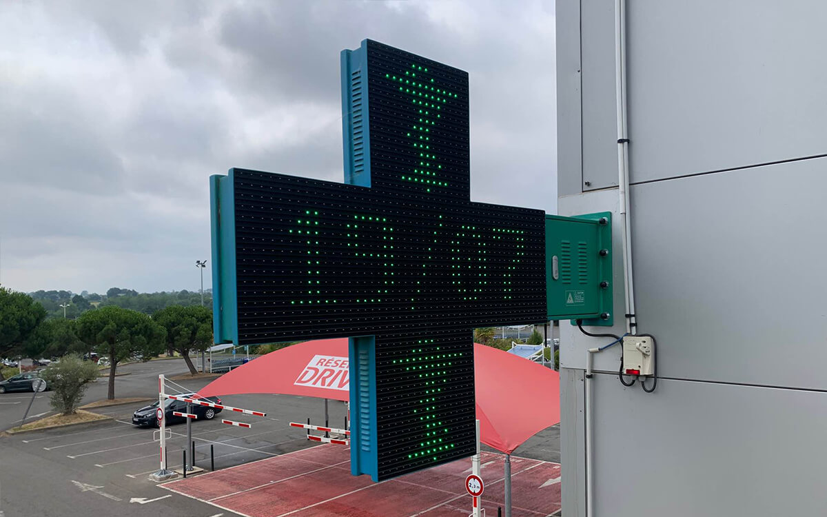 pharmacie_melesse_sav_croix_02-tinified