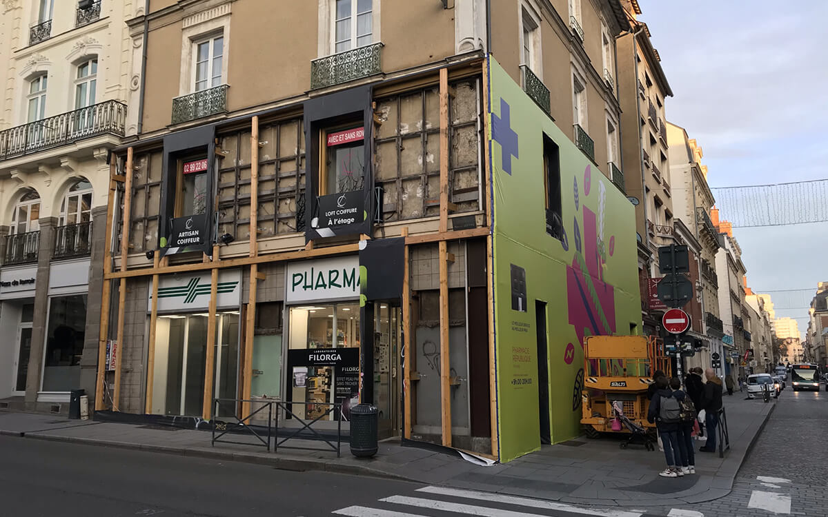 pharmacie-republique-pose-palissade-03-tinified